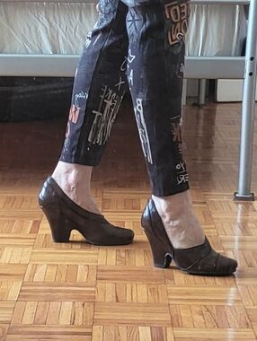 Fly London Classic Women's Brown Leather Wedge Pumps...think 1950's